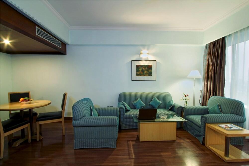 The Piccadily Hotel Lucknow Luaran gambar