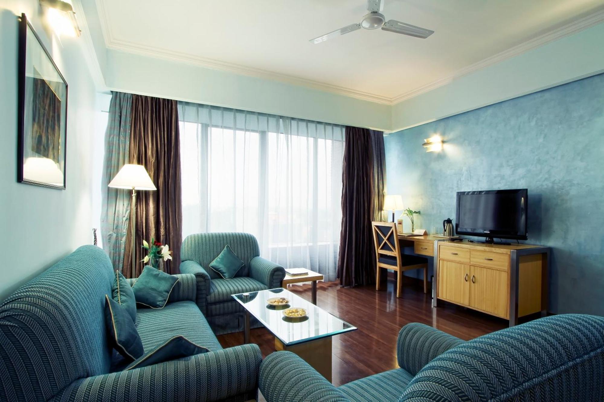 The Piccadily Hotel Lucknow Luaran gambar