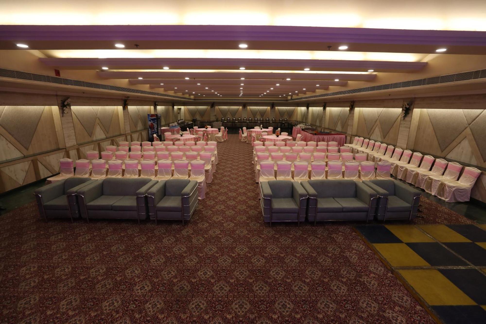 The Piccadily Hotel Lucknow Luaran gambar
