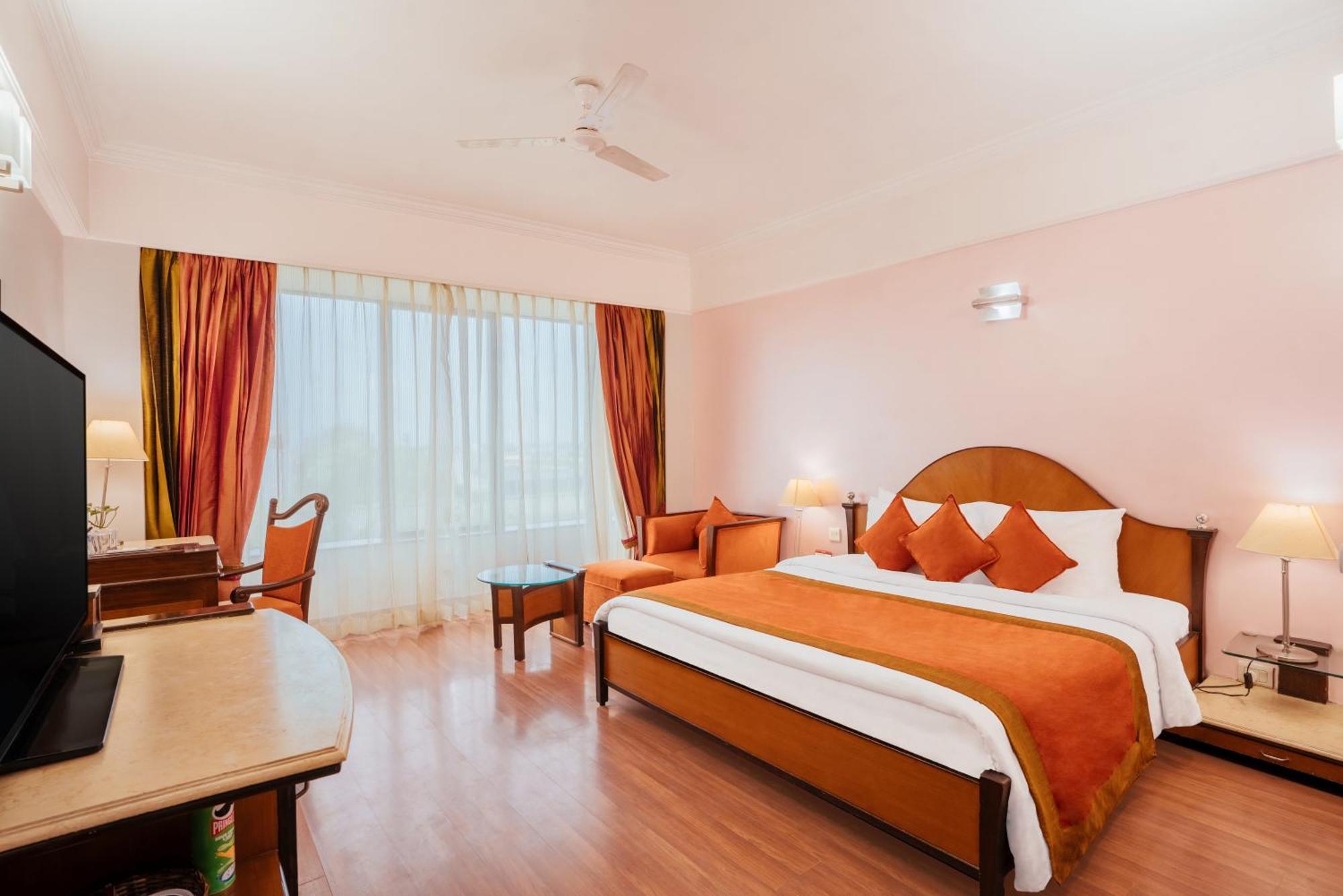 The Piccadily Hotel Lucknow Luaran gambar