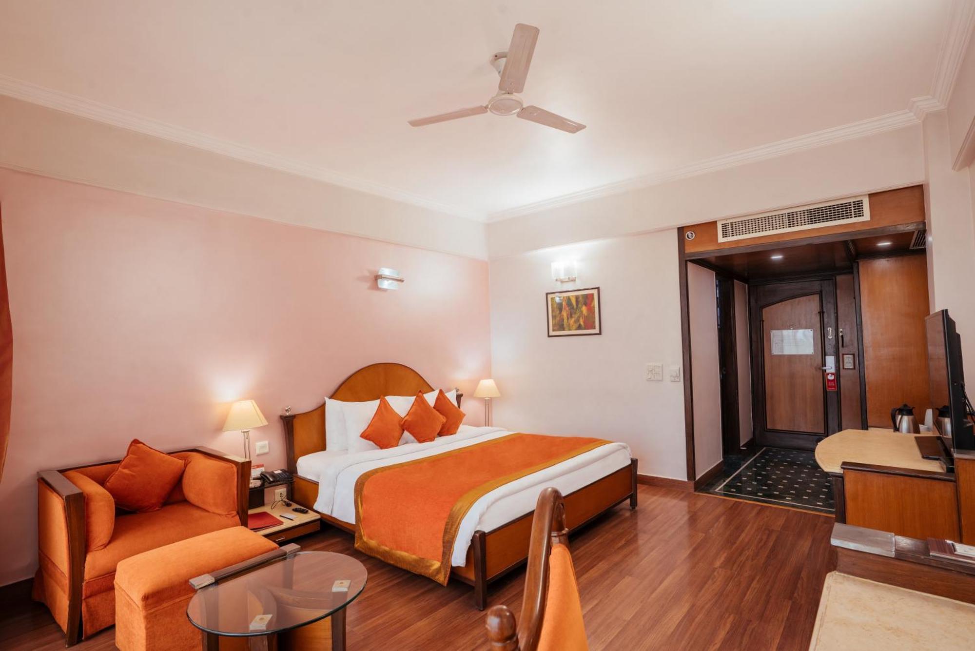 The Piccadily Hotel Lucknow Luaran gambar