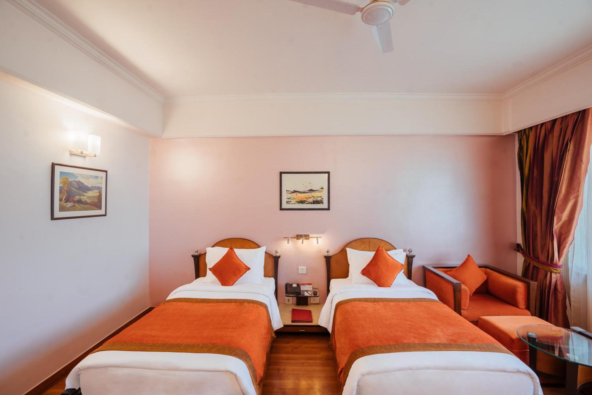 The Piccadily Hotel Lucknow Luaran gambar