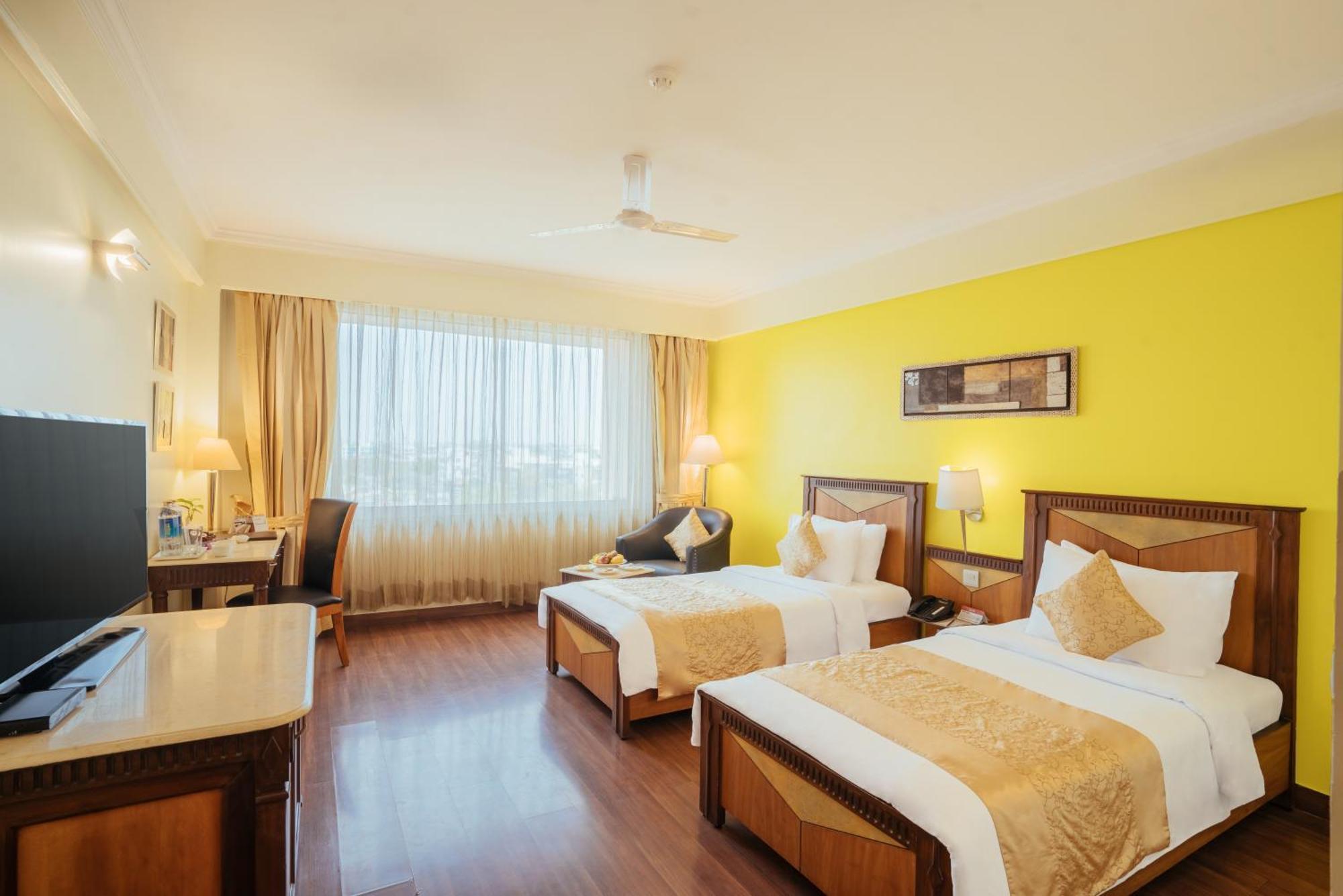 The Piccadily Hotel Lucknow Luaran gambar