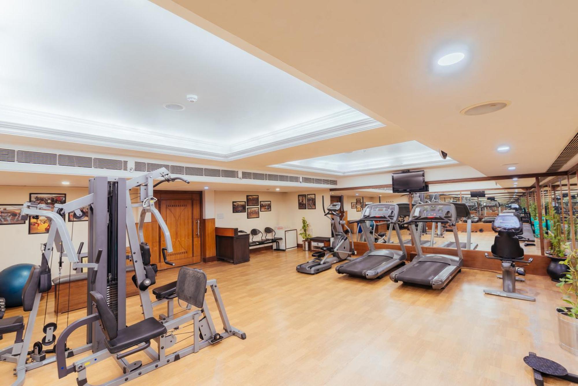 The Piccadily Hotel Lucknow Luaran gambar